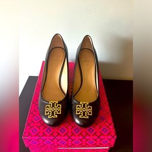 Tory Burch black wedges “Linda” size 8.5